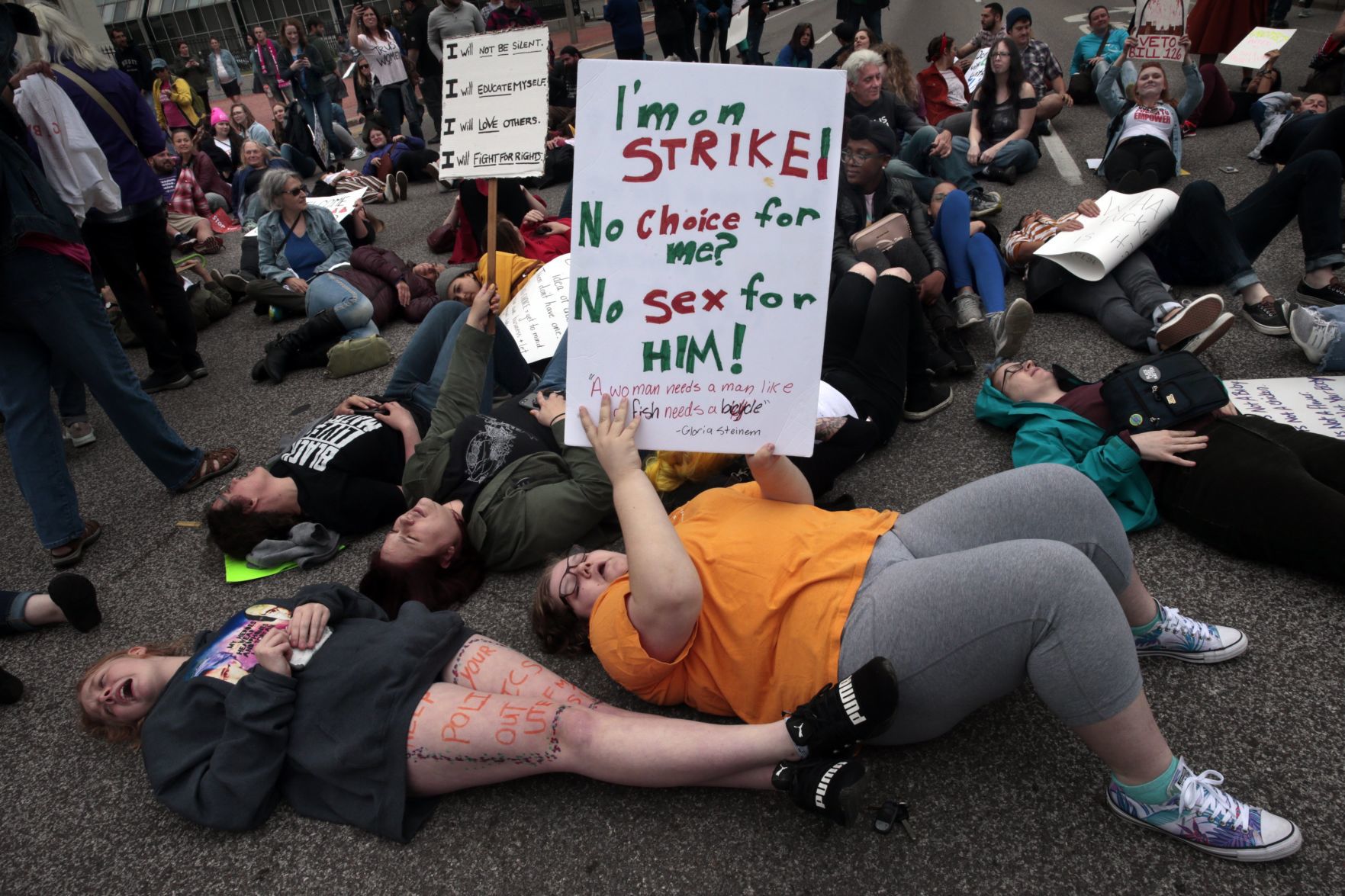 Hundreds rally for abortion rights, against near-total ban